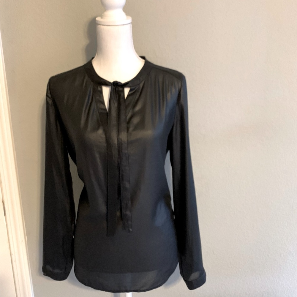 Trouvé - Tie Neck Henley style blouse
